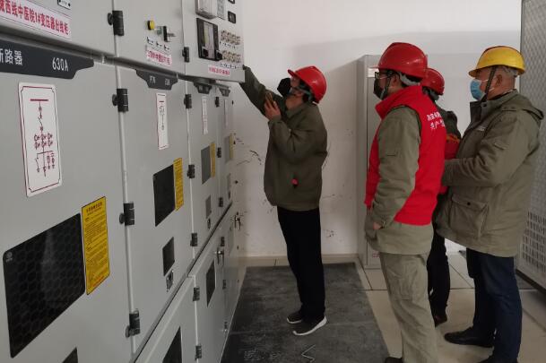 國(guó)網(wǎng)英山縣供電：隔離醫(yī)院電工發(fā)燒了!放心，我們頂上!