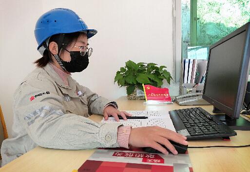 任洋洋：小小一朵花，青春吐芳華