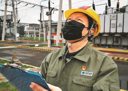 關(guān)鍵時(shí)刻，我必須在——記湖北襄陽供電公司檢修分公司余嶺運(yùn)維班班長韓小勇