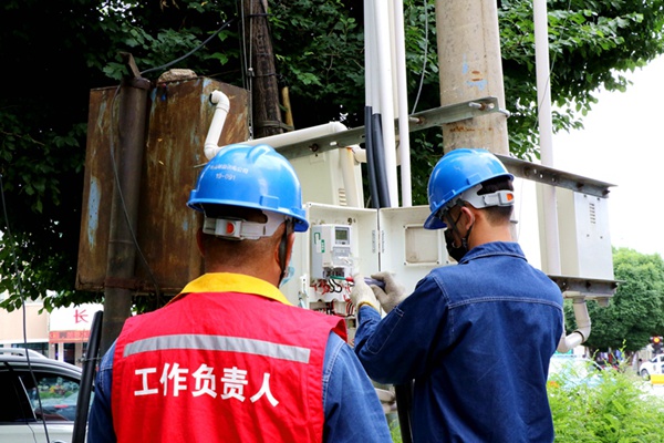 國網(wǎng)伊犁供電公司：嚴抓“小”現(xiàn)場，推進“大”安全