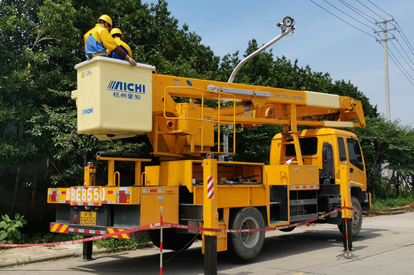 國網(wǎng)寧?？h供電公司：統(tǒng)籌帶電作業(yè)資源，“坐堂制”促提質(zhì)增效