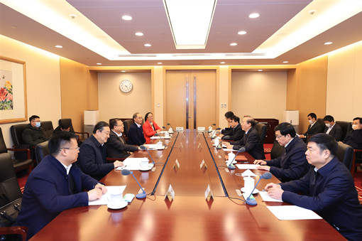 國家電網(wǎng)公司總經(jīng)理、黨組副書記辛保安與西安交通大學黨委書記盧建軍會談