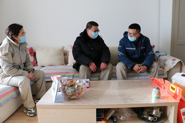大唐長山熱電廠開展春節(jié)期間關(guān)心關(guān)愛勞動模范活動