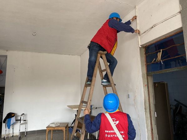 國網(wǎng)寧?？h供電公司加快老小區(qū)改造 居民用電實現(xiàn)安全和穩(wěn)定“雙保險”