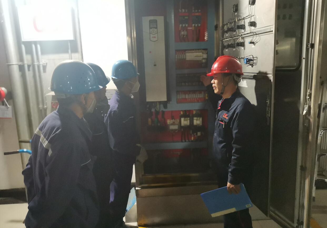 就地過年心中暖，春節(jié)在崗你最美