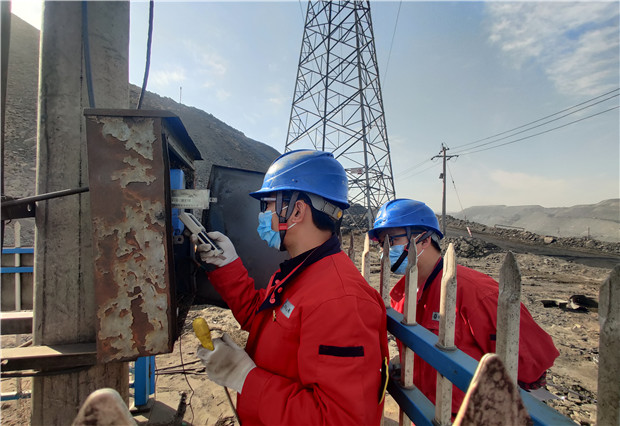 六五四供電分局48小時決戰(zhàn)， 攻堅(jiān)分時電價表計(jì)設(shè)置