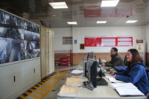 圖片4：“做好來煤接卸存儲摻燒工作，是我們不變的工作日常?！?JPG