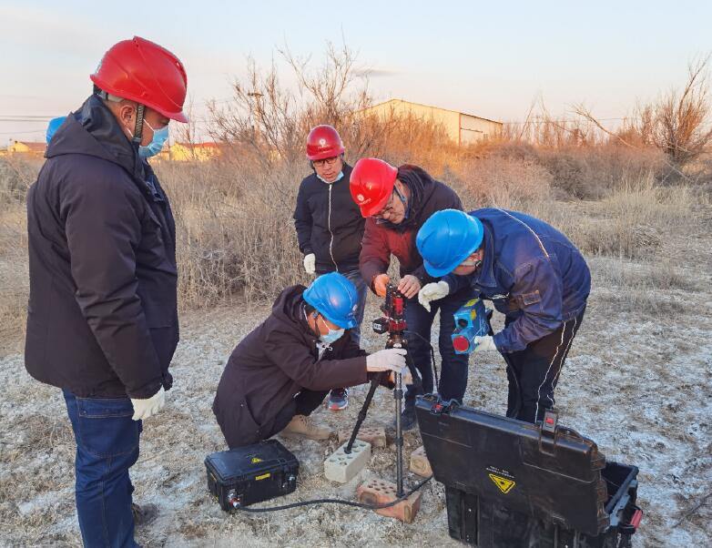 烏海超高壓供電公司：激光隔空消缺 線(xiàn)路“空空如也”