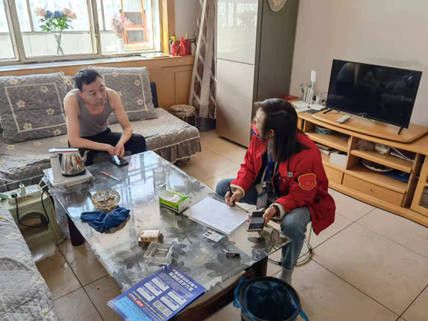 烏海市千里山供電分公司：“敲門行動(dòng)”，筑牢疫情防控屏障