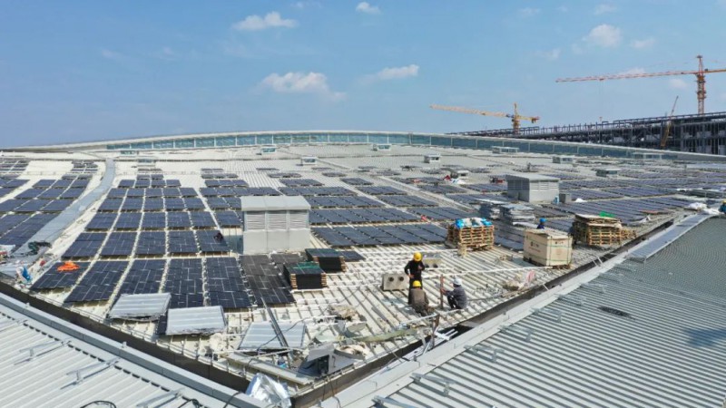 并網(wǎng)發(fā)電倒計(jì)時(shí)！杭州西站光伏項(xiàng)目組件已鋪設(shè)完畢