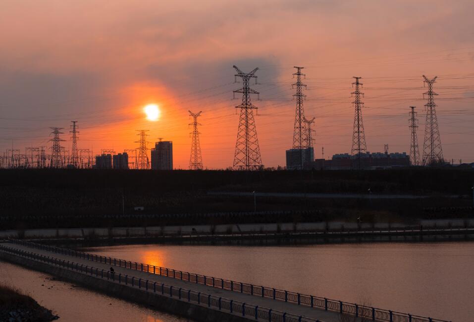 服務高鐵“大動脈”，書寫電力新答卷