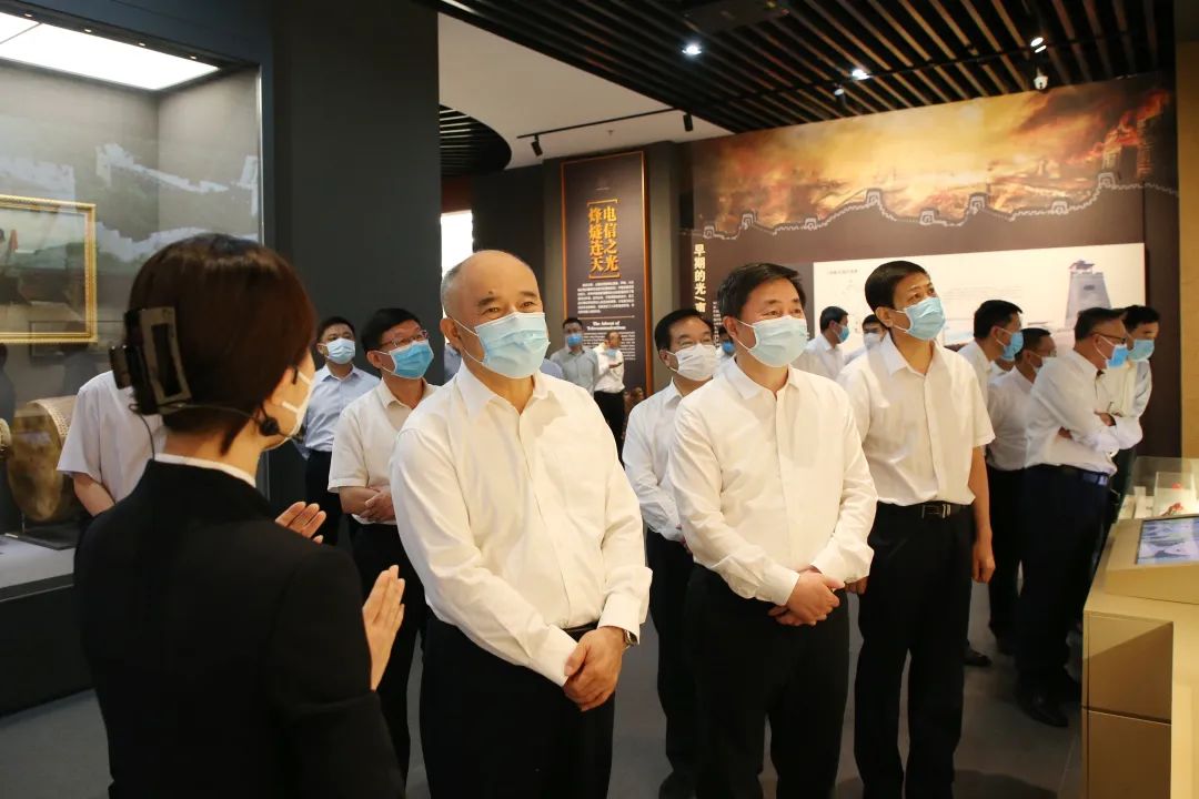 周國平會見中國電信集團黨組書記、董事長柯瑞文