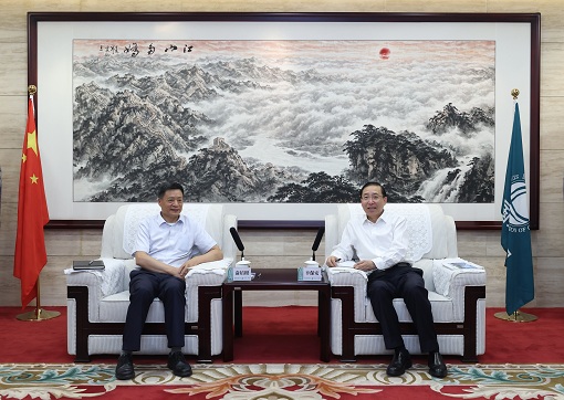 國家電網(wǎng)有限公司董事長、黨組書記辛保安與東方電氣集團董事長俞培根會談