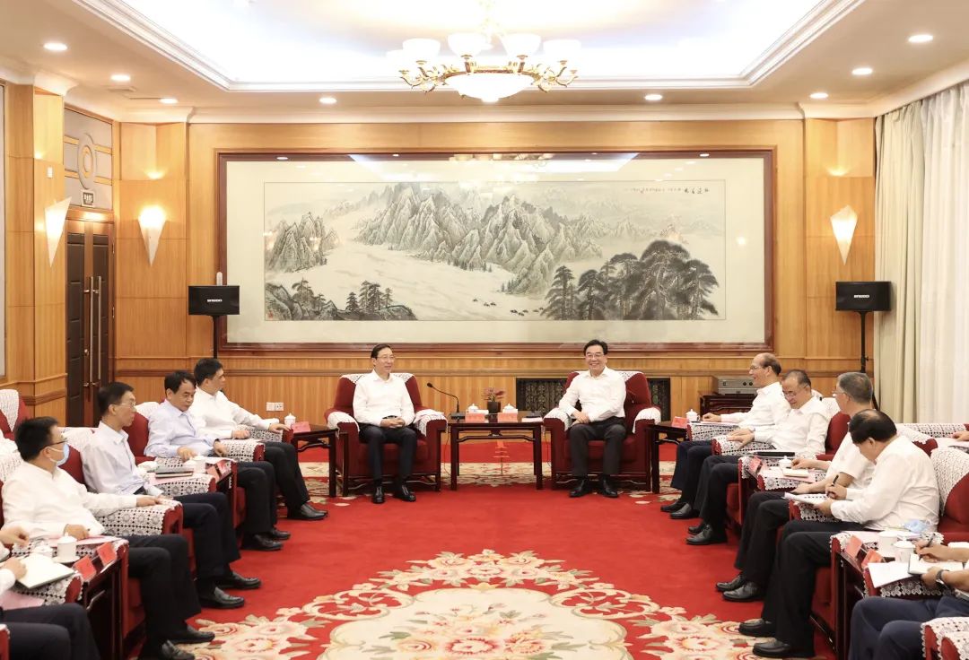 國家電網(wǎng)董事長、黨組書記辛保安與青海省委書記信長星、省長吳曉軍會談