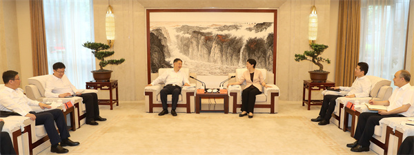 溫樞剛拜會(huì)四川省委常委、成都市委書(shū)記施小琳