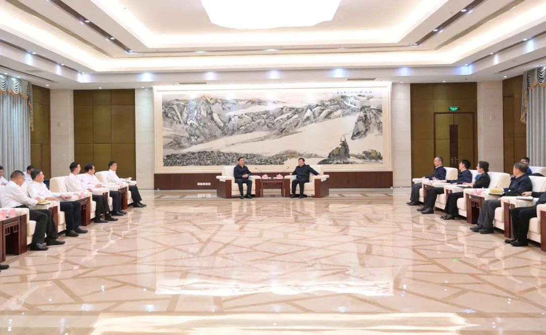 國家電網(wǎng)公司董事長、黨組書辛保安與四川省委書記王曉暉會談