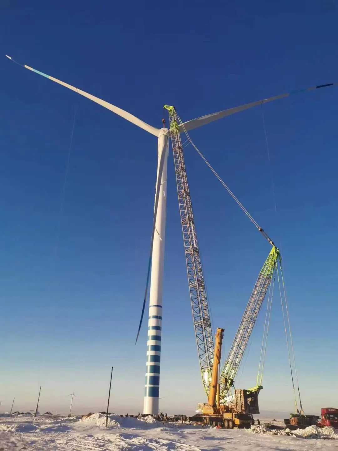 國務院穩(wěn)住經(jīng)濟大盤督導和服務工作組調(diào)度華電新疆區(qū)域新能源基地項目建設