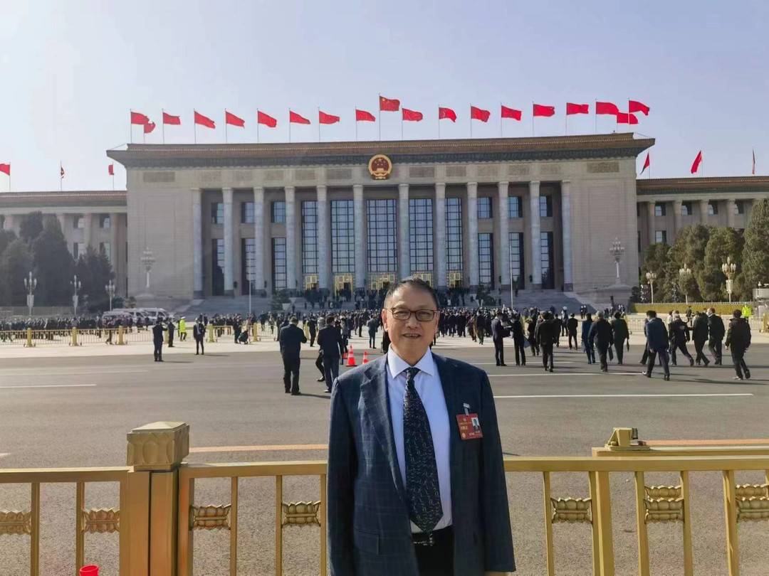 【兩會(huì)好聲音】全國(guó)政協(xié)委員何文輝：推廣新能源汽車(chē)換電模式，加速高質(zhì)量發(fā)展