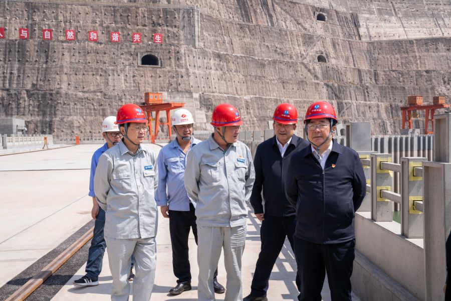 國資委黨建局局長、央企團工委書記姚煥調研白鶴灘水電站