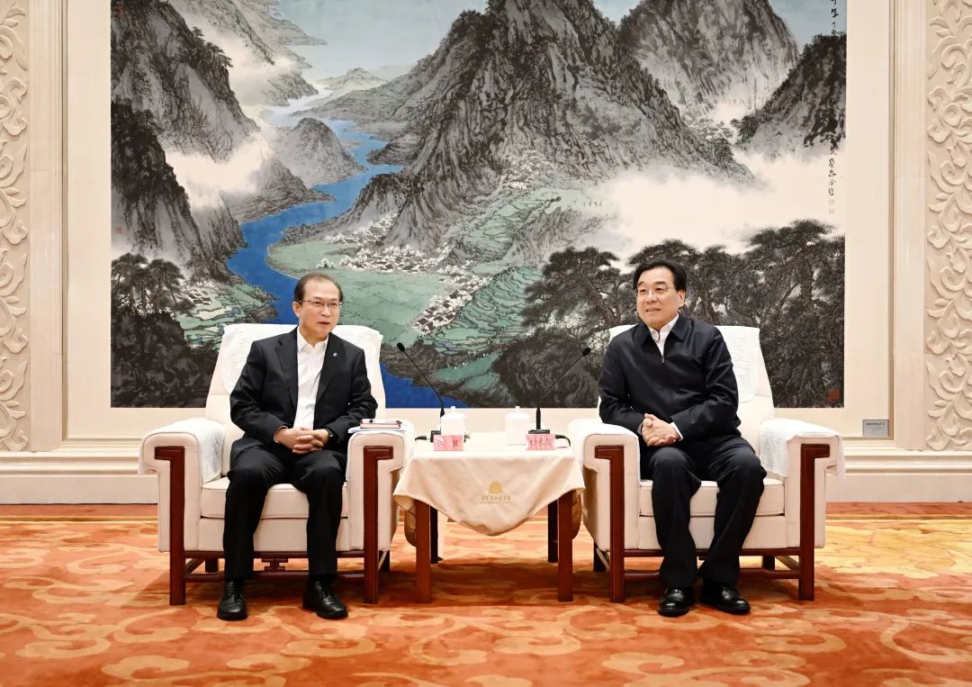 華電集團(tuán)黨組書記、董事長(zhǎng)江毅拜會(huì)江蘇省委書記信長(zhǎng)星