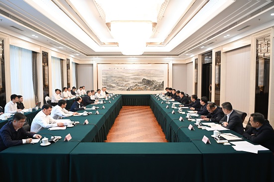 華能集團(tuán)溫樞剛、鄧建玲拜會(huì)遼寧省委書記郝鵬