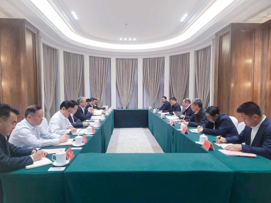 中國電建黨委副書記、總經(jīng)理王斌與黑龍江省常務(wù)副省長王一新舉行會(huì)談