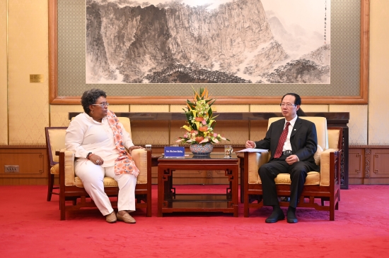 中國(guó)電建黨委書(shū)記、董事長(zhǎng)丁焰章拜會(huì)巴巴多斯總理莫特利