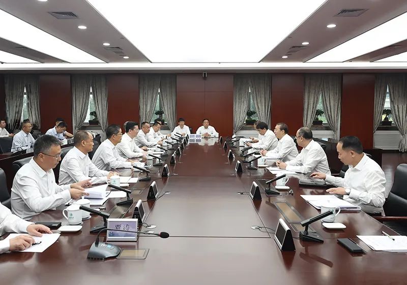 國(guó)家電網(wǎng)董事長(zhǎng)、黨組書(shū)記辛保安赴國(guó)網(wǎng)新疆電力調(diào)研