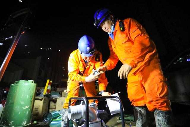 連續(xù)50小時攻堅，鄭州電力點亮涿州最大住宅小區(qū)