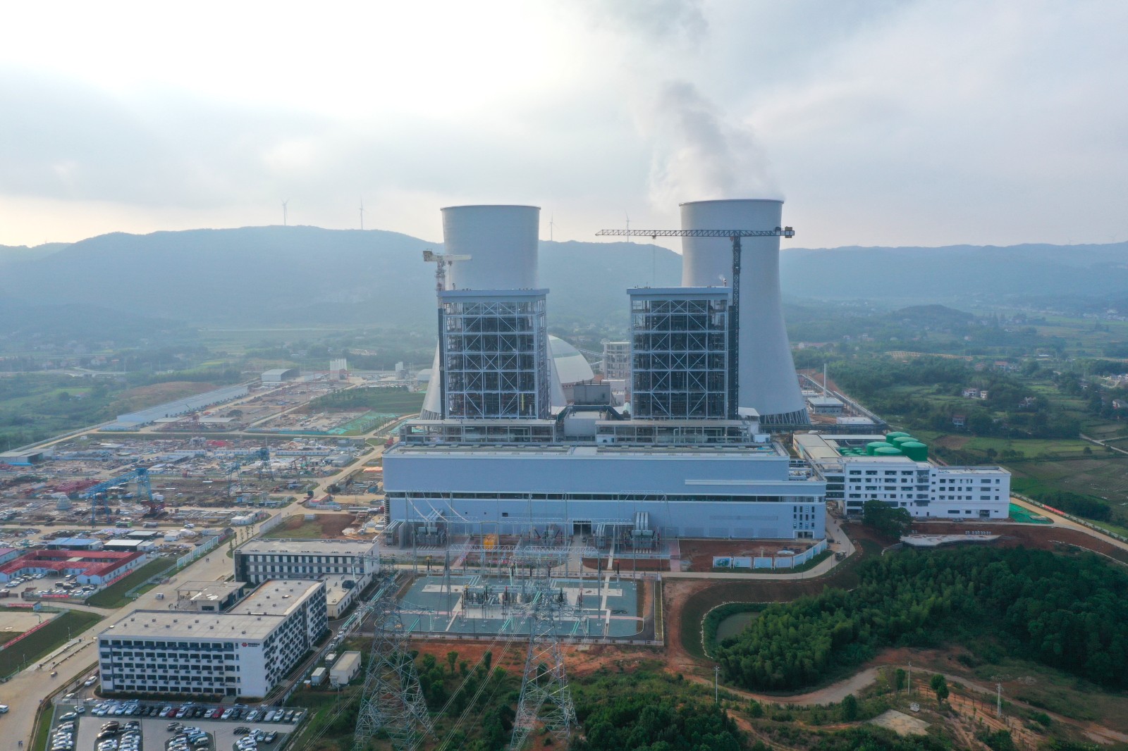 國(guó)家能源集團(tuán)岳陽電廠1號(hào)機(jī)組首次并網(wǎng)成功