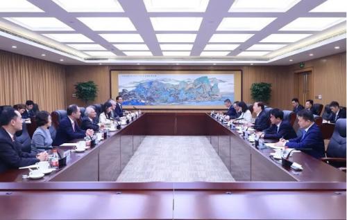 國家電網(wǎng)與香港中電集團(tuán)推動(dòng)清潔能源開發(fā)利用、促進(jìn)新能源發(fā)展等方面深化合作