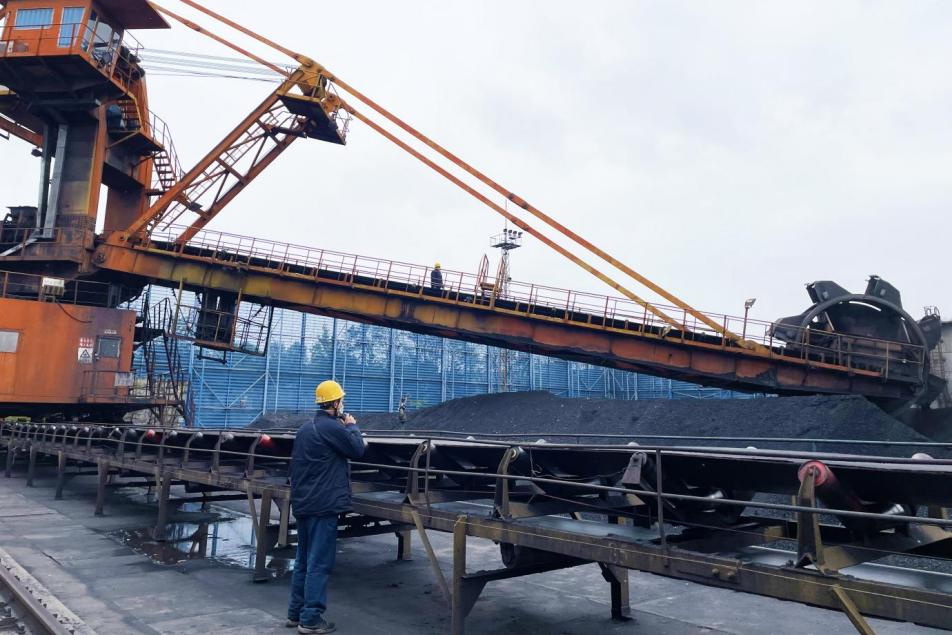 中國(guó)華能：強(qiáng)化供熱應(yīng)急管理 提升煤炭庫(kù)存?！翱诩Z