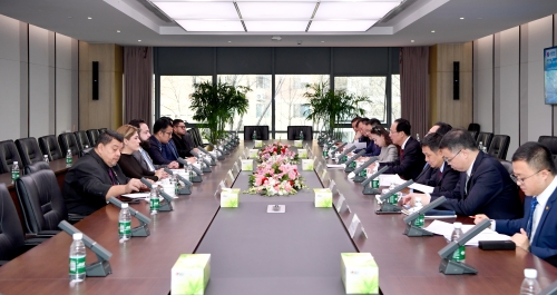 中國電建黨委書記、董事長丁焰章同洪都拉斯國會主席雷東多舉行會談