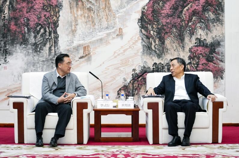 中國(guó)能建黨委書記、董事長(zhǎng)宋海良與華夏銀行黨委書記、董事長(zhǎng)李民吉會(huì)談