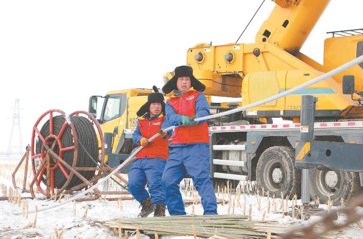 吉林白城供電公司:強(qiáng)網(wǎng)架優(yōu)服務(wù) 助力綠色發(fā)展