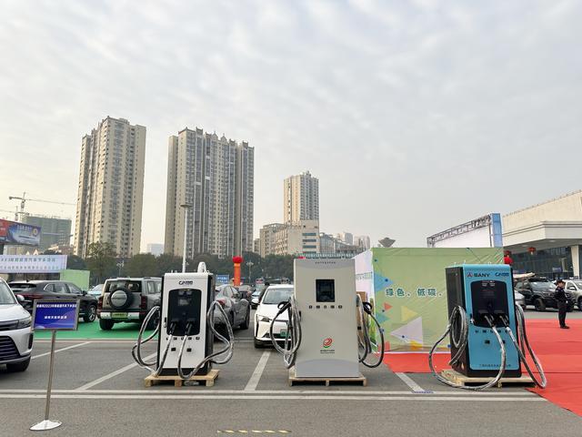 京能新能源助力婁底市新能源汽車下鄉(xiāng)，為鄉(xiāng)村振興添“綠”