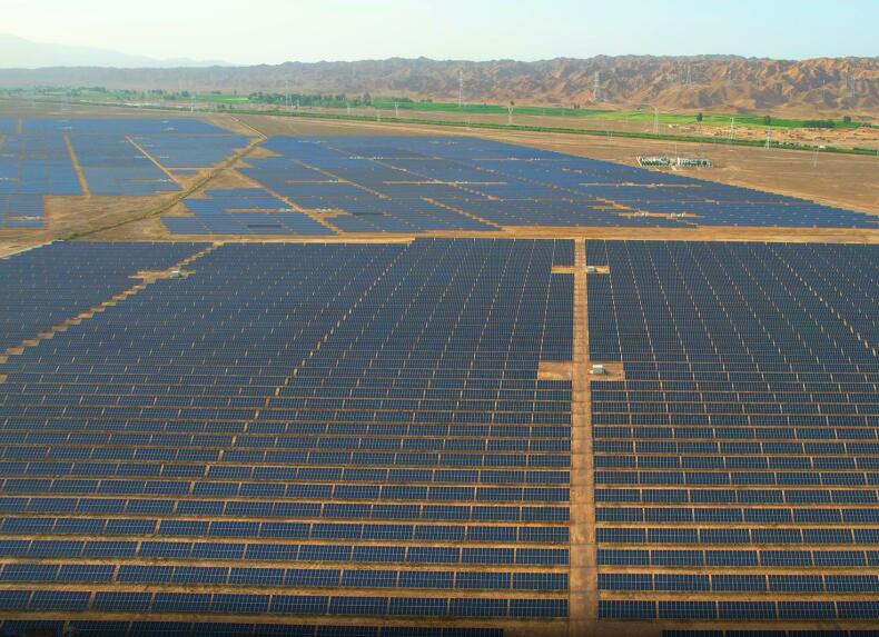 甘肅金昌河清灘120兆瓦光伏發(fā)電項目全容量并網發(fā)電