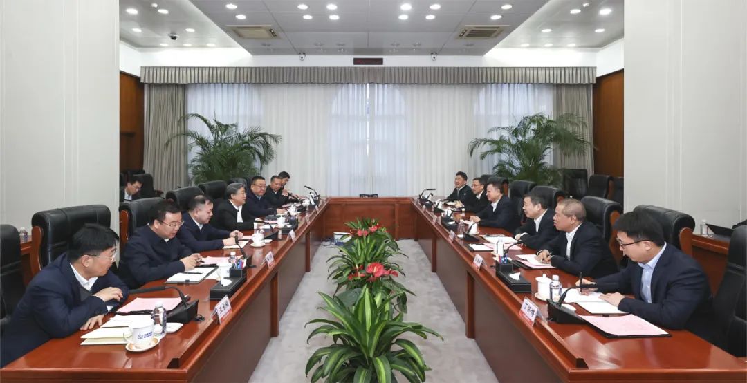 余劍鋒會(huì)見楊長利:服務(wù)國家戰(zhàn)略 攜手共推核工業(yè)高質(zhì)量發(fā)展