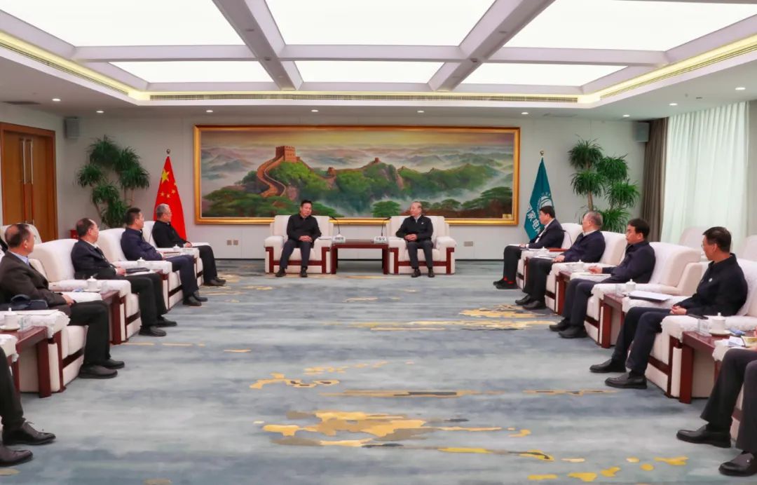 劉明勝、栗寶卿與國(guó)家電網(wǎng)董事長(zhǎng)辛保安、總經(jīng)理張智剛會(huì)談