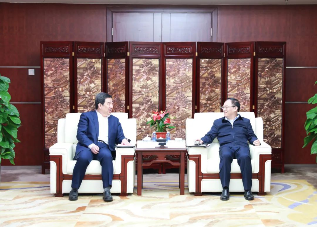 中國(guó)電氣裝備白忠泉董事長(zhǎng)、周群總經(jīng)理拜訪(fǎng)中鋁集團(tuán)董事長(zhǎng)段向東、總經(jīng)理王石磊