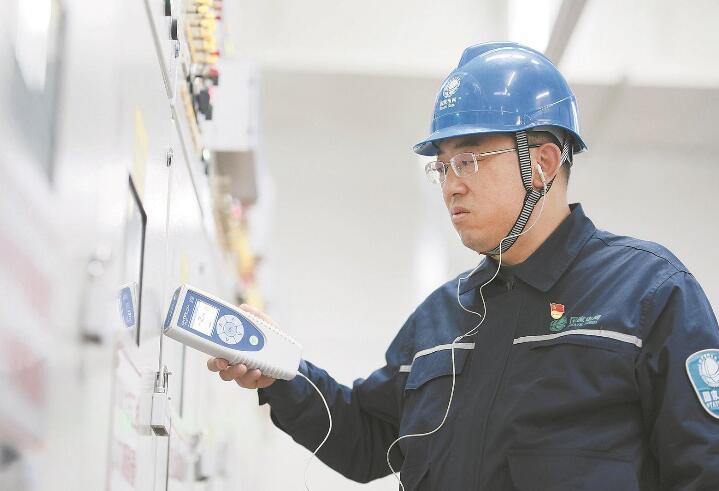 【國網(wǎng)特等勞?！坎苌?把帶電檢測(cè)工作做精做透