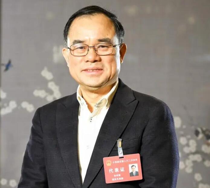 【兩會好聲音】全國人大代表、長安汽車董事長朱華榮：強(qiáng)化市場調(diào)節(jié)手段，進(jìn)一步改善汽車消費(fèi)環(huán)境