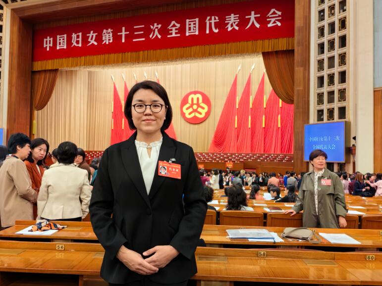 中國(guó)能建北京設(shè)備公司黨委書記、董事長(zhǎng)，中國(guó)能建首批一級(jí)技術(shù)專家張?jiān)氯A獲全國(guó)三八紅旗手榮譽(yù)稱號(hào)