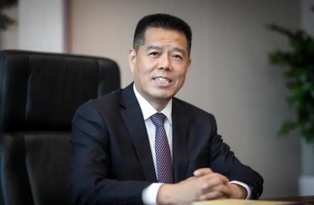 加快推動(dòng)傳統(tǒng)煤炭企業(yè)向新能源企業(yè)轉(zhuǎn)型發(fā)展——訪全國(guó)人大代表，山東能源集團(tuán)黨委書記、董事長(zhǎng) 李偉