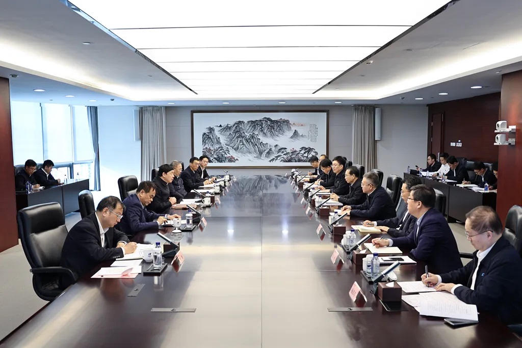 華電集團董事長江毅、總經理葉向東與國家電網董事長、黨組書記張智剛會談