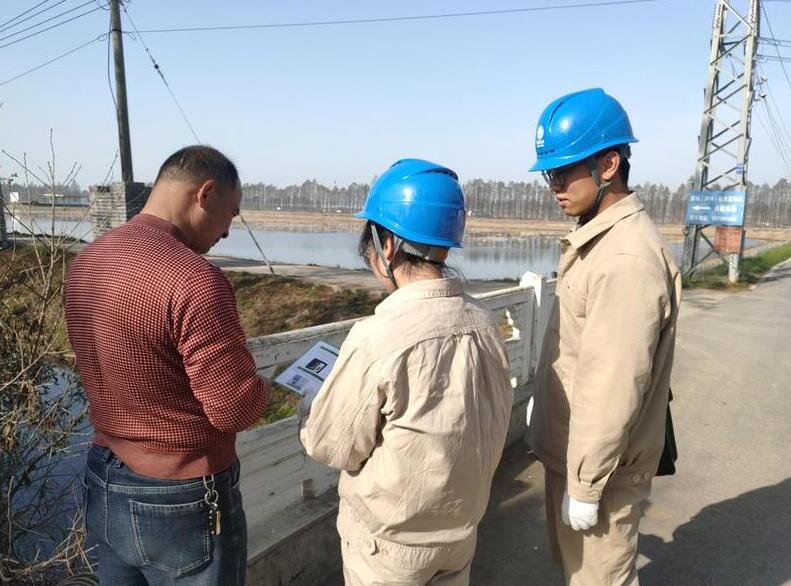 固城供電所深入養(yǎng)殖基地“查漏補(bǔ)缺”，助農(nóng)增收