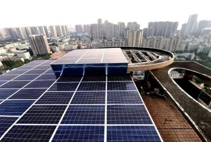屋頂“發(fā)電站”，不再躺著賺