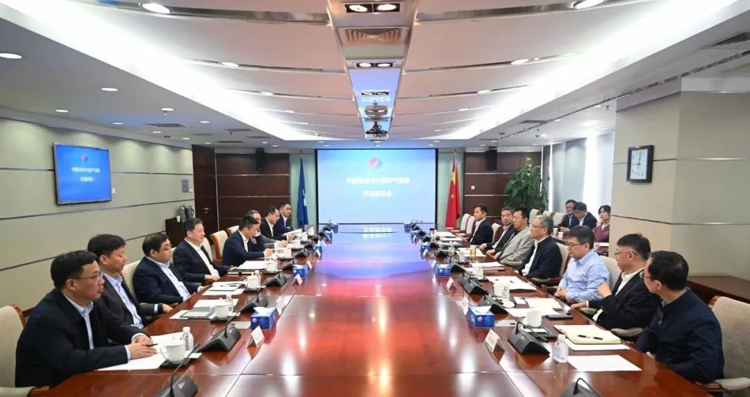 中國電氣裝備黨委副書記、總經(jīng)理周群拜訪中國電建黨委副書記、總經(jīng)理王斌