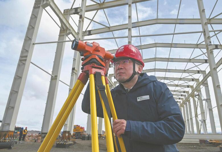 李國(guó)滿(mǎn)：鏖戰(zhàn)“沙戈荒” 建好送出站