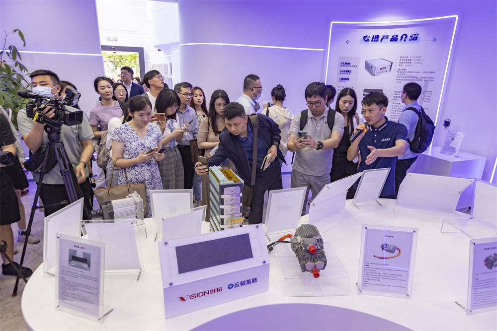 全力推動(dòng)新型儲(chǔ)能產(chǎn)業(yè)發(fā)展，加快培育新質(zhì)生產(chǎn)力